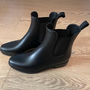Black Chelsea Rain Boots